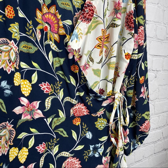 LOFT FLORAL WRAP BLOUSE Size M - Picture 4 of 9